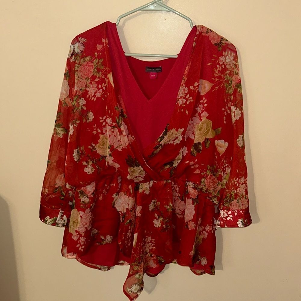 Vince Camuto floral boho blood red top large